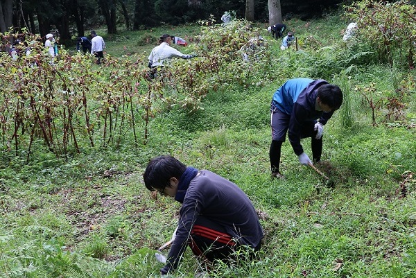 2022広島フォレスト植林活動 in たけはら 作業写真2