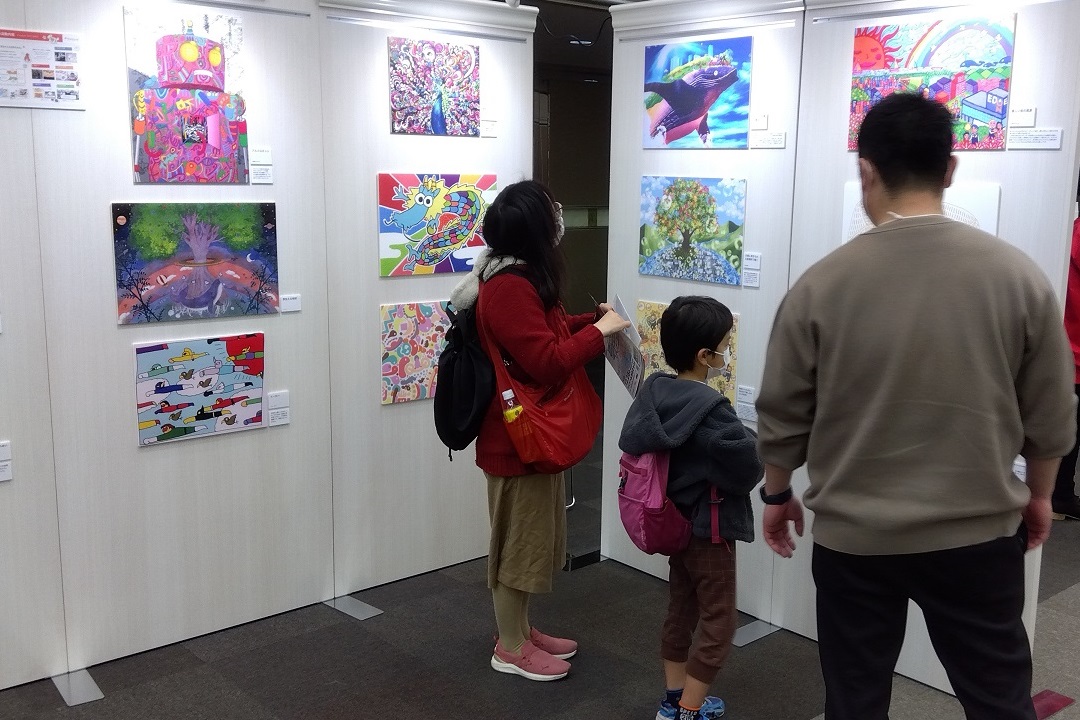 パラリンアート展覧会