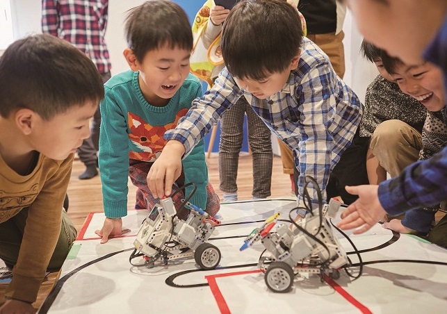 Learning scene in Robodan